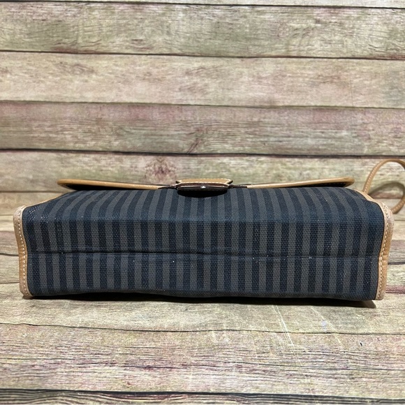 Fendi Vintage Roma Crossbody - Picture 9 of 12